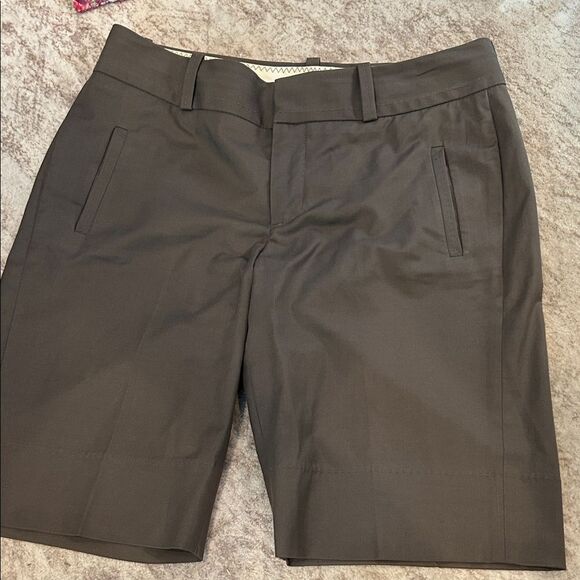 Banana Republic Pants - BANANA REPUBLIC Womens 4 Martin Fit Dark Gray 10" Flat Front Shorts